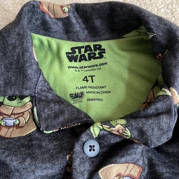 Disney Star Wars Mandalorian pajama set - Picture 6 of 8